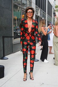 lisa-rinna-arrives-at-watch-what-happens-live-in-new-york-07-27-2022-2.jpg