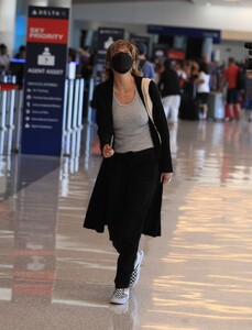 lisa-rinna-at-lax-airport-in-los-angeles-07-07-2022-6.jpg