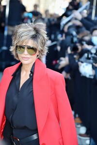 lisa-rinna-at-michael-kors-fashion-show-in-new-york-02-15-2023-2.jpg