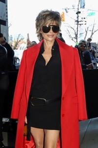 lisa-rinna-at-michael-kors-fashion-show-in-new-york-02-15-2023-3.jpg