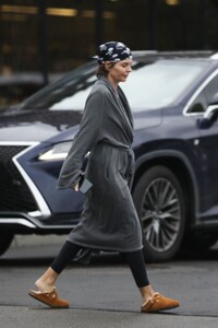 lisa-rinna-leaves-equinox-gym-in-studio-city-12-29-2022-8.jpg