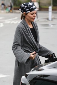 lisa-rinna-leaves-equinox-gym-in-studio-city-12-29-2022-9.jpg