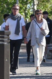 lisa-rinna-out-at-malibu-cross-creek-mall-03-12-2022-4.jpg