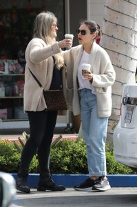 mila-kunis-out-for-coffee-with-a-friend-in-los-angeles-02-13-2023-6.jpg