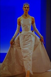 mugler-hc-fw-99.thumb.jpg.7692ce223ca22166f78eb97e2612e0f7.jpg