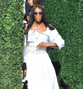 naomi-campbell-arrives-at-a-jpmorgan-chase-event-in-miami-beach-02-09-2023-6.jpg