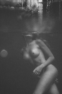 natalie-jane-roser_wezlew_series-36-10.thumb.jpg.215a5c4a454c17e533b78788155f399d.jpg