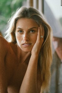 natalie-jane-roser_wezlew_series-36-2.thumb.jpg.3763923d5b42bf4296cafc9b44f3f689.jpg