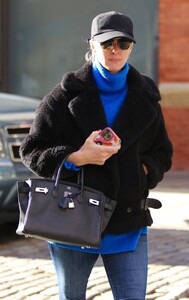 nicky-hilton-out-and-about-in-new-york-01-23-2024-0.jpg