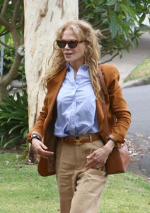 nicole-kidman-and-keith-urban-visiting-nicole-s-mom-in-sydney-12-17-2022-1.jpg