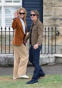 nicole-kidman-and-keith-urban-visiting-nicole-s-mom-in-sydney-12-17-2022-2.jpg