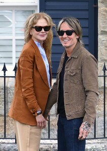 nicole-kidman-and-keith-urban-visiting-nicole-s-mom-in-sydney-12-17-2022-4.jpg