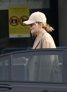 nicole-kidman-arrives-at-airport-at-palma-de-mallorca-01-15-2023-0.jpg