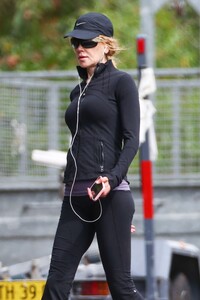 nicole-kidman-out-for-morning-run-in-sydney-01-13-2023-6.jpg