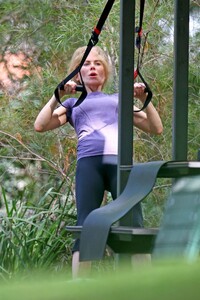 nicole-kidmon-on-a-workout-session-at-a-park-in-sydney-02-17-2023-2.jpg