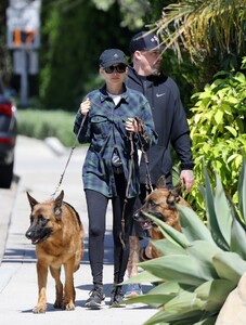 nicole-richie-and-joel-madden-out-with-their-dogs-in-santa-barbara-07-02-2022-1.jpg