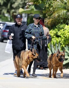 nicole-richie-and-joel-madden-out-with-their-dogs-in-santa-barbara-07-02-2022-5.jpg