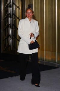 nicole-richie-leaves-private-louis-vuitton-dinner-in-new-york-09-12-2022-2.jpg