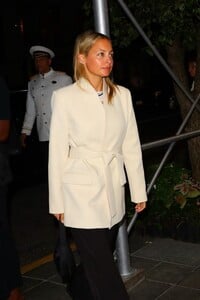 nicole-richie-leaves-private-louis-vuitton-dinner-in-new-york-09-12-2022-5.jpg