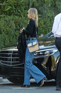 nicole-richie-out-for-dinner-at-san-vicente-bungalows-in-west-hollywood-06-20-2022-2.jpg