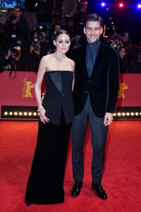 olivia-palermo-at-73rd-berlinale-international-film-festival-opening-night-02-16-2023-1.thumb.jpg.a9f7ebeead155430c7d7f9407230b734.jpg
