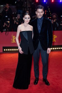 olivia-palermo-at-73rd-berlinale-international-film-festival-opening-night-02-16-2023-2.thumb.jpg.953864069e8f3f0dd28dc847f93c26bb.jpg