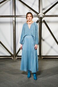 olivia-palermo-at-jonathan-simkhai-show-at-new-york-fashion-week-02-10-2023-6.jpg