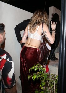 paris-jackson-arrives-at-a-grammy-party-at-a-private-residence-in-los-angeles-02-03-2023-0.jpg