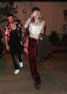 paris-jackson-arrives-at-a-grammy-party-at-a-private-residence-in-los-angeles-02-03-2023-5.jpg