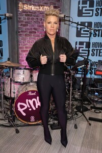 pink-at-howard-stern-show-at-siriusxm-studios-in-new-york-02-22-2023-0.jpg