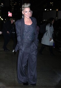 pink-leves-late-show-with-stephen-colbert-in-new-york-02-21-2023-1.jpg