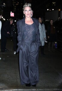 pink-leves-late-show-with-stephen-colbert-in-new-york-02-21-2023-5.jpg