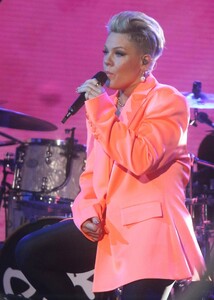 pink-performs-at-today-show-in-new-york-02-21-2023-1.jpg