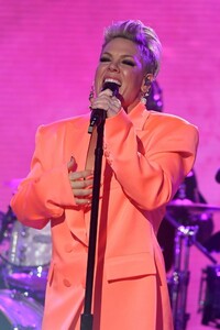 pink-performs-at-today-show-in-new-york-02-21-2023-2.jpg