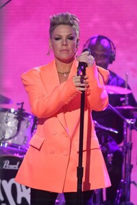 pink-performs-at-today-show-in-new-york-02-21-2023-4.jpg