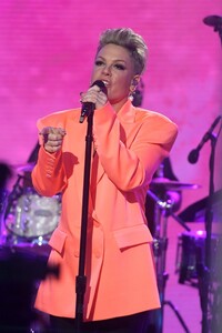 pink-performs-at-today-show-in-new-york-02-21-2023-6.jpg