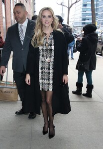 reese-witherspoon-arrives-at-drew-barrymore-show-in-new-york-02-07-2023-5.jpg