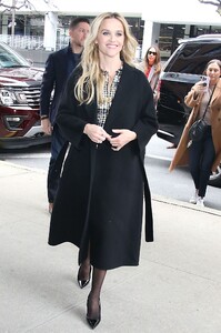reese-witherspoon-arrives-at-drew-barrymore-show-in-new-york-02-07-2023-6.jpg
