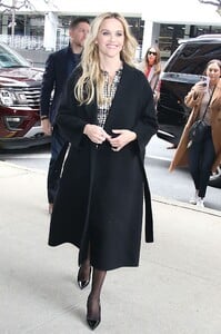 reese-witherspoon-arrives-at-drew-barrymore-show-in-new-york-02-07-2023-6.jpg