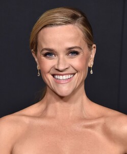 reese-witherspoon-at-daisy-jones-the-six-premiere-in-los-angeles-02-23-2023-0.jpg