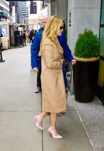 reese-witherspoon-out-in-new-york-02-08-2023-0.jpg