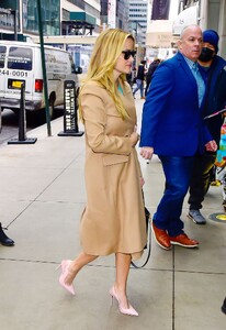 reese-witherspoon-out-in-new-york-02-08-2023-2.jpg