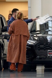 rumer-willis-buys-a-new-audi-suv-in-beverly-hills-02-13-2023-2.jpg