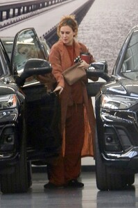 rumer-willis-buys-a-new-audi-suv-in-beverly-hills-02-13-2023-6.jpg