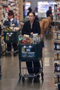 rumer-willis-out-for-groceries-shopping-at-whole-foods-market-in-sherman-oakes-01-31-2023-4.jpg