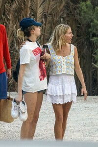 sienna-miller-and-cara-delevingne-on-vacation-in-ibiza-08-18-2022-9.jpg