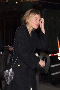 sienna-miller-arrives-at-opening-of-caviar-kaspia-at-mark-hotel-in-new-york-02-10-2023-6.jpg