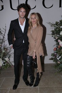 sienna-miller-at-a-private-dinner-celebrating-gucci-high-jewelry-collection-in-paris-01-24-2023-0.jpg