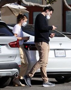 sofia-richie-and-elliot-grainge-house-hunting-in-montecito-01-24-2022-6.jpg