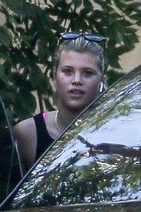 sofia-richie-in-tights-09-29-2022-2.jpg